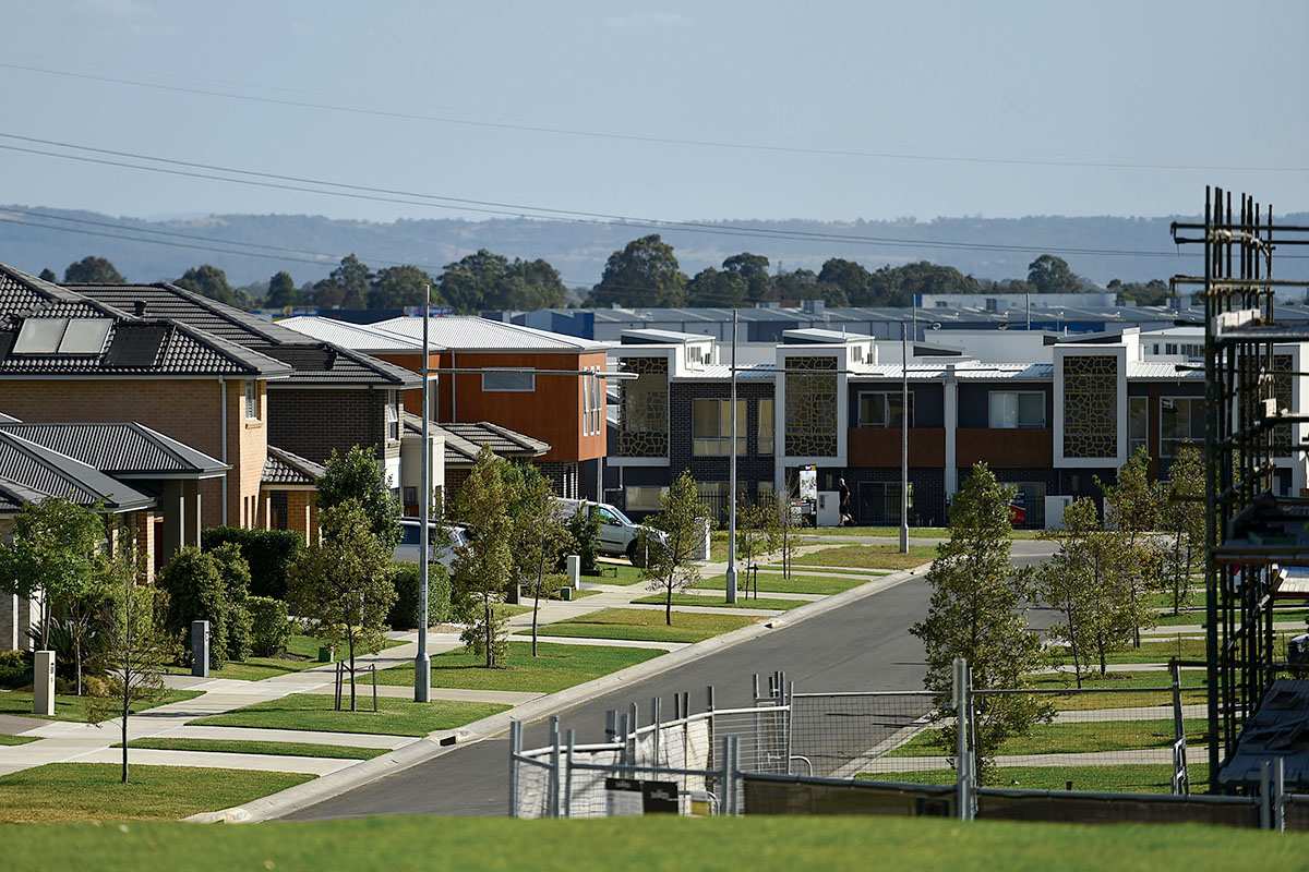 Modern multi dwelling housing, Gledswood Hills, South-West Sydney NSW. Credit: NSW Department of Planning and Environment / Adam Hollingworth